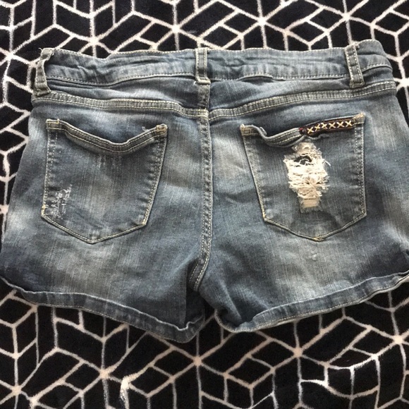 Denim shorts - Picture 2 of 2